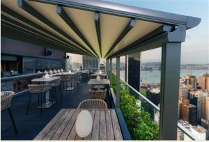 Πέργκολα με αφαιρούμενη στέγη